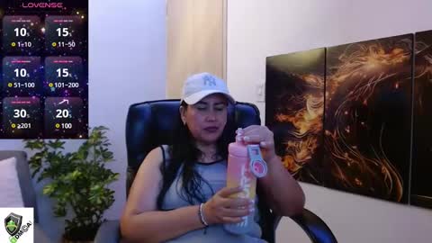 Snapshot of amalia_brunette chatting on March 3, 11:03 pm AMALIA online show from March 3, 11:03 pm
