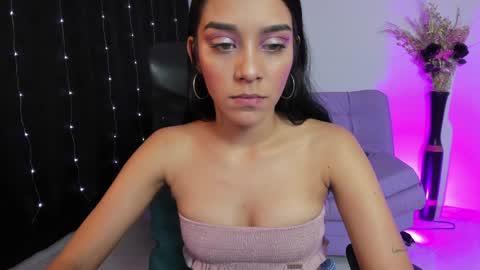 Snapshot of amalia_cruss chatting on January 18, 1:30 am Amalia cruss online show from January 18, 1:30 am