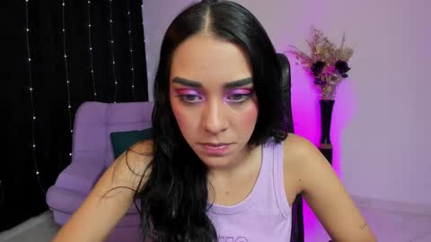 Snapshot of amalia_cruss chatting on March 1, 3:43 am Amalia cruss online show from March 1, 3:43 am