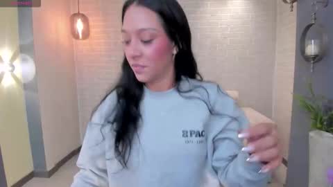 Snapshot of amalia_cruss chatting on October 3, 12:35 pm Amalia cruss online show from October 3, 12:35 pm