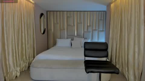 Amalia cruss online show from January 9, 8:32 pm