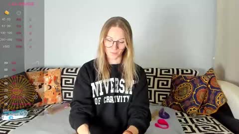 Amalia online show from November 23, 8:03 am