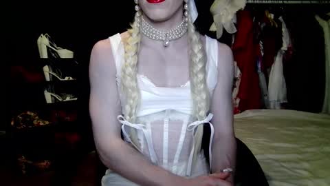 Amalie online show from October 9, 8:29 pm