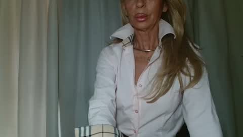 Snapshot of amanda0803 chatting on February 26, 11:09 am Angel or Demon online show from February 26, 11:09 am