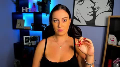 Snapshot of amanda_burn chatting on November 17, 2:23 pm Amanda online show from November 17, 2:23 pm