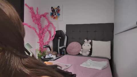 Snapshot of amandabrooks_18 chatting on October 2, 2:29 am Amanda online show from October 2, 2:29 am