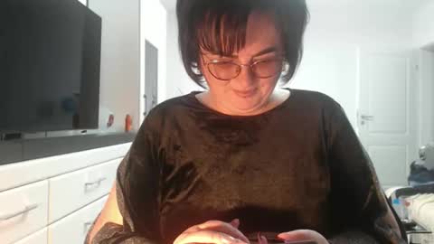 Anda online show from April 18, 10:30 am