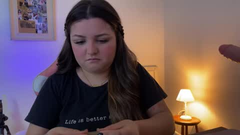 Snapshot of amandhaaa chatting on November 16, 6:57 pm Amandha online show from November 16, 6:57 pm