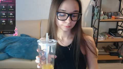 Snapshot of amaneli chatting on December 7, 12:56 pm Mila online show from December 7, 12:56 pm