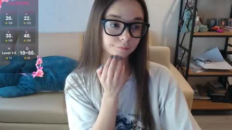 Snapshot of amaneli chatting on December 23, 11:25 am Mila online show from December 23, 11:25 am