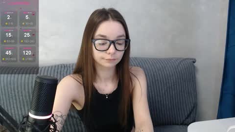 Snapshot of amaneli chatting on February 11, 10:15 am Mila online show from February 11, 10:15 am