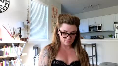 Snapshot of amarajezebel chatting on September 23, 12:13 am Amara Jezebel online show from September 23, 12:13 am