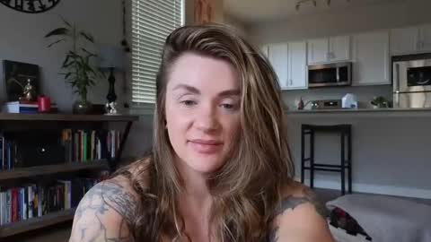 Snapshot of amarajezebel chatting on November 5, 5:35 pm Amara Jezebel online show from November 5, 5:35 pm