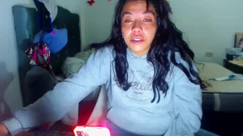 Snapshot of amararoberts08 chatting on November 19, 1:27 am Amara Julia online show from November 19, 1:27 am