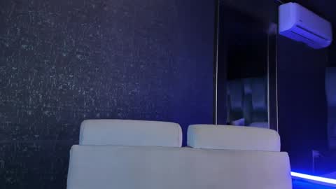 Emily online show from March 31, 9:21 am