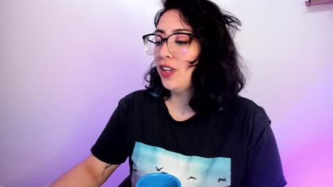 Snapshot of amaryllis_vizcaya chatting on December 10, 7:00 pm Katt online show from December 10, 7:00 pm