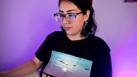 Snapshot of amaryllis_vizcaya chatting on December 12, 1:32 am Katt online show from December 12, 1:32 am