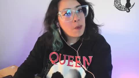 Snapshot of amaryllis_vizcaya chatting on February 1, 11:48 pm Katt online show from February 1, 11:48 pm