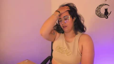 Snapshot of amaryllis_vizcaya chatting on February 12, 1:41 am Katt online show from February 12, 1:41 am