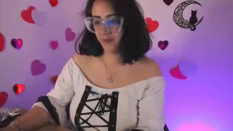 Snapshot of amaryllis_vizcaya chatting on February 17, 11:31 pm Katt online show from February 17, 11:31 pm