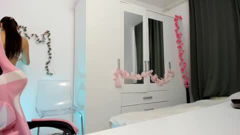 amateur_fitbabex online show from September 12, 6:13 am