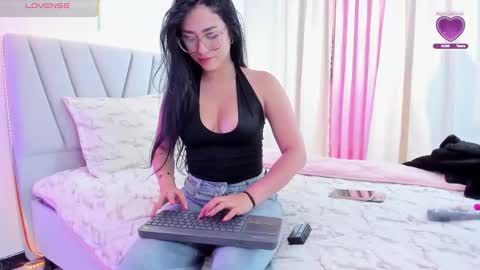 Sara  online show from February 3, 1:26 am