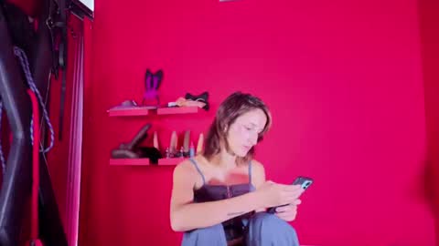 ambar_roux1 online show from October 29, 1:46 pm