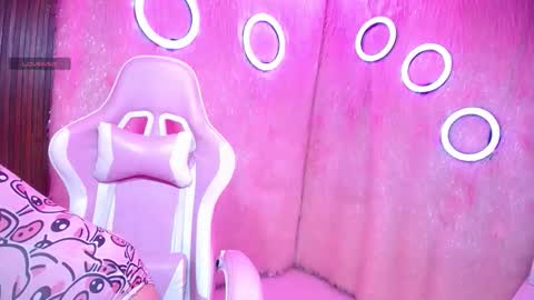 ambar_walker_ online show from February 28, 6:53 pm