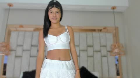 Snapshot of ambardiaz_ chatting on June 6, 12:21 pm ambar online show from June 6, 12:21 pm