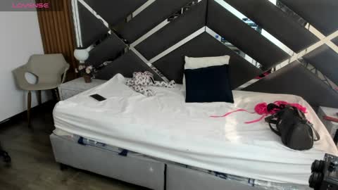 Ambar Ross online show from April 4, 12:46 pm