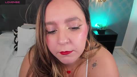 Snapshot of ambarroberts chatting on December 14, 4:31 pm Ambar online show from December 14, 4:31 pm