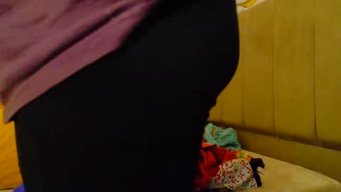 ambarsmit69 online show from March 31, 4:02 am