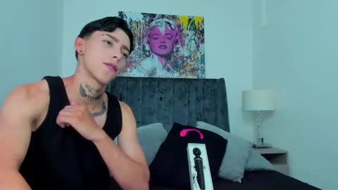 Snapshot of amber_adams_ chatting on January 30, 1:53 pm Amber online show from January 30, 1:53 pm