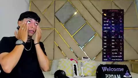 Snapshot of amber_adams_ chatting on November 2, 1:24 pm Amber online show from November 2, 1:24 pm