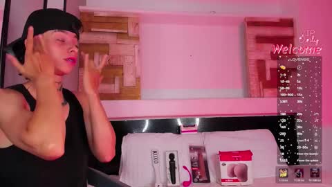 Amber  online show from March 29, 2:50 pm