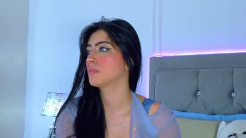 amber_bull online show from April 7, 1:00 pm