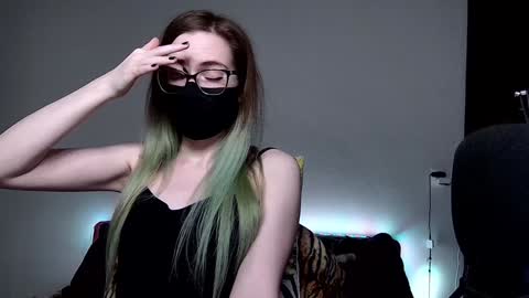 Amber non-nude model online show from December 10, 3:52 am