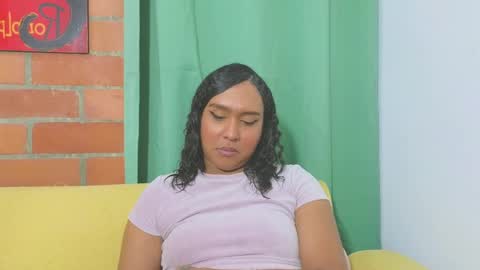 Snapshot of amber_lee20 chatting on December 4, 1:14 am LUISA online show from December 4, 1:14 am