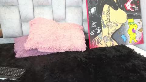 Snapshot of amber_lee20 chatting on December 10, 2:05 am LUISA online show from December 10, 2:05 am