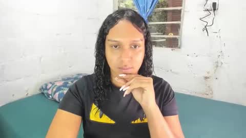 Snapshot of amber_lee20 chatting on December 4, 9:23 pm LUISA online show from December 4, 9:23 pm