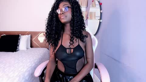 Amber online show from January 4, 8:37 pm