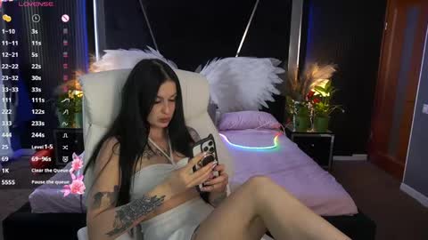 Snapshot of amberdismond chatting on May 20, 5:57 am Anna online show from May 20, 5:57 am
