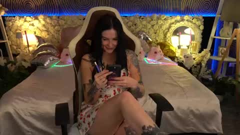 Snapshot of amberdismond chatting on June 4, 12:55 pm Anna online show from June 4, 12:55 pm