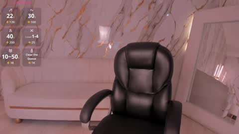 Amber  online show from April 18, 8:20 pm