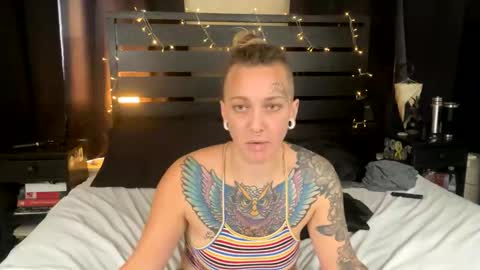 Snapshot of amberneddie chatting on November 10, 5:01 pm Amberneddie online show from November 10, 5:01 pm