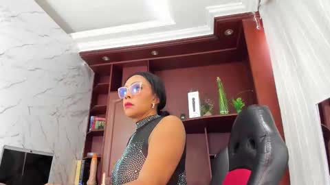 Snapshot of ambernix chatting on January 10, 2:55 pm online show from January 10, 2:55 pm