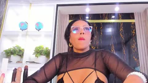 Snapshot of ambernix chatting on January 22, 6:10 pm online show from January 22, 6:10 pm