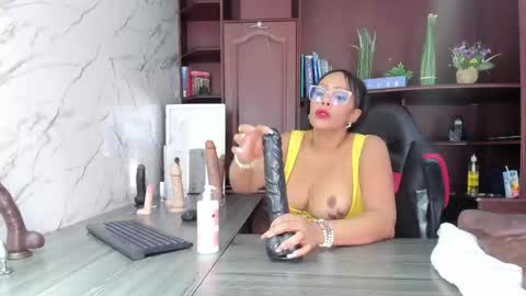 Snapshot of ambernix chatting on March 3, 10:42 pm online show from March 3, 10:42 pm