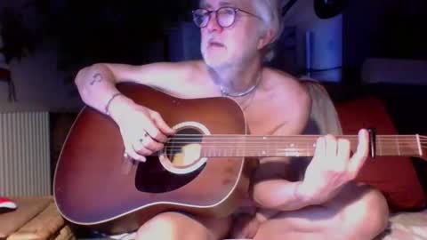 Snapshot of amberr11 chatting on November 23, 12:43 am Amberr11 online show from November 23, 12:43 am