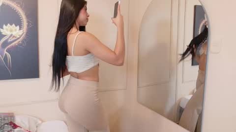 Snapshot of ambersfoxx chatting on November 26, 1:45 pm ambers online show from November 26, 1:45 pm